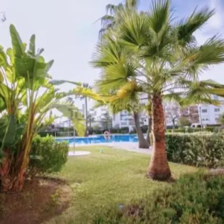 Precioso Junto Al Mar Con Piscinas Y Parking Apartment