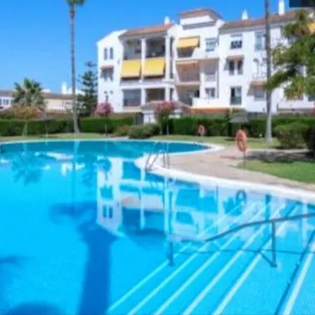 Precioso Junto Al Mar Con Piscinas Y Parking Apartment Marbella