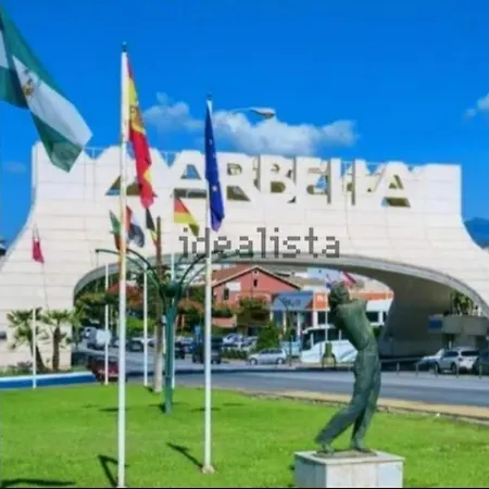 Precioso Junto Al Mar Con Piscinas Y Parking * Marbella